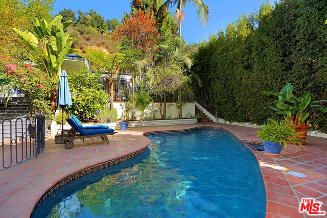 Building Photo - 8921 Wonderland Park Ave