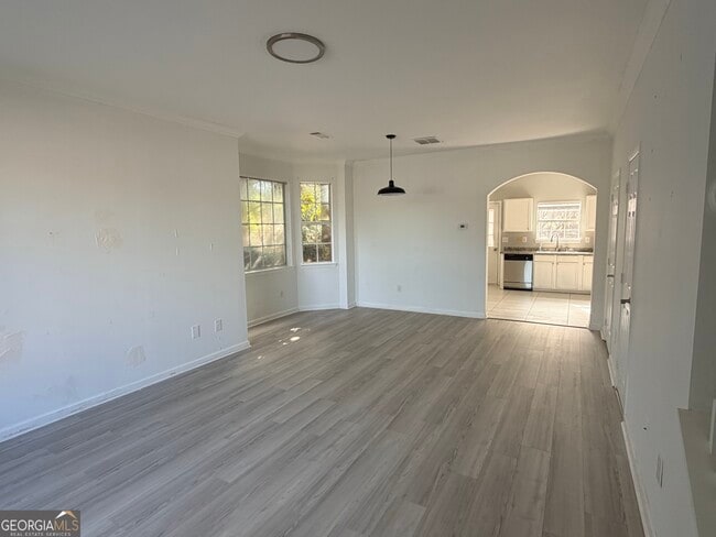 Foto del edificio - 379 Pine Hill Pl