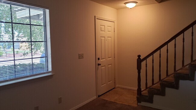 Foto del edificio - 417-423 Tiffany Drive