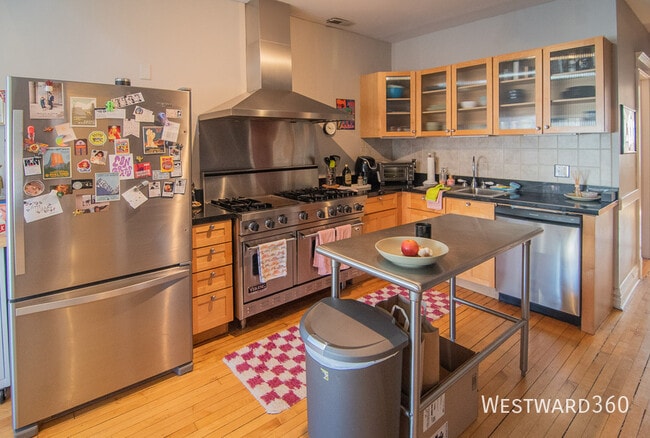 Photo - 3707 N Bosworth Ave Apartment