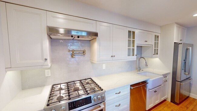 Foto del edificio - 214 W 7th St