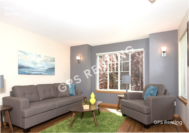 Building Photo - Beautiful Bed 3, Bath 3, home!
