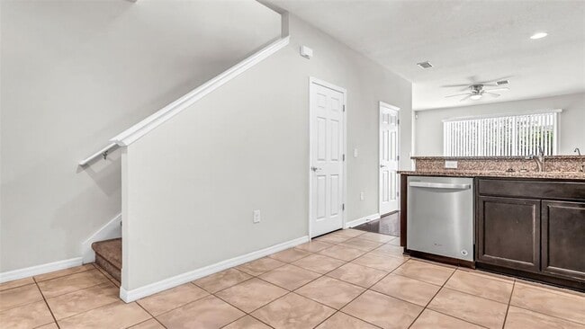 Foto del edificio - 9153 Hillcroft Dr