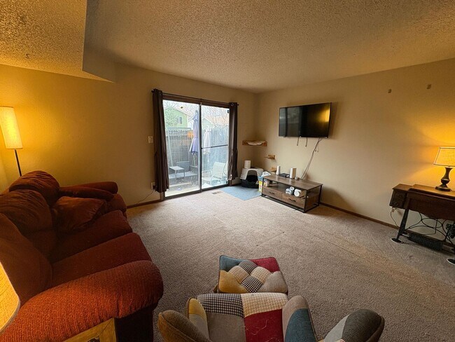 Building Photo - Nice 2 Bed 1.5 Bath in Dove Creek
