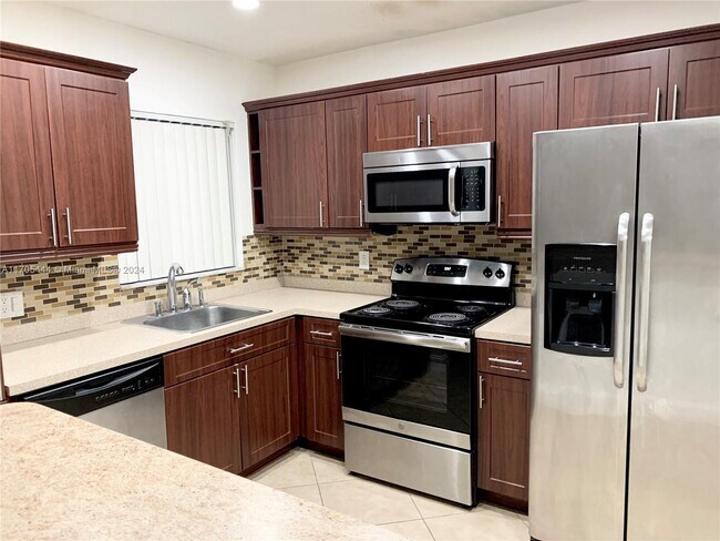 Foto del edificio - 2050 NW 81st Ave