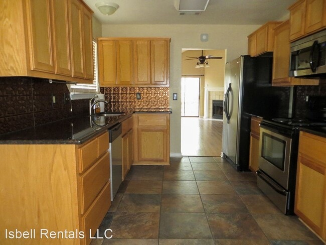 Building Photo - 3 br, 2 bath House - 2113 Cascade Dr
