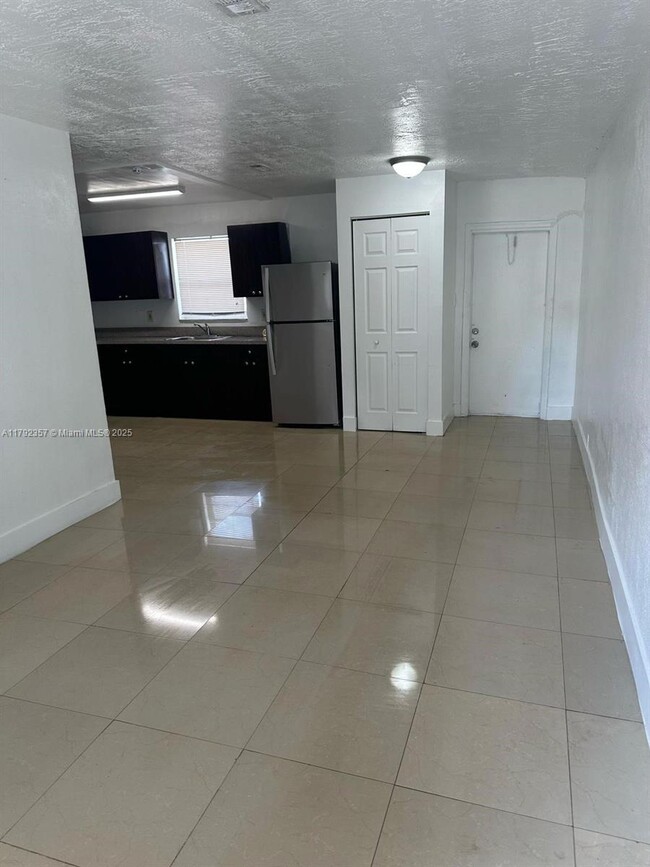 Foto del edificio - 2841 NW 13th Ct