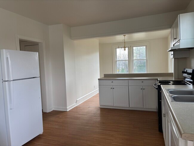 Cocina - 9710 Chester Rd