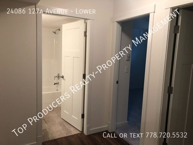 Photo du bâtiment - Bright 2 Bedroom Suite - Maple Ridge