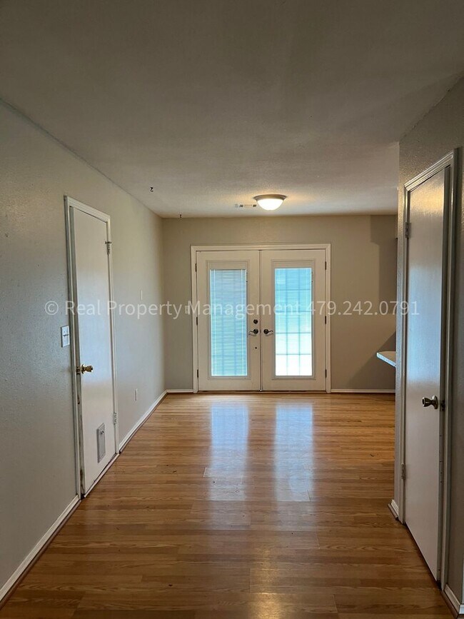 Foto del edificio - 218 N Spring Ave