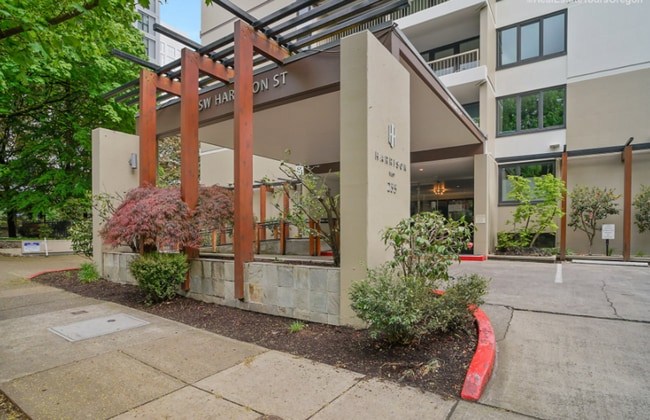 Building Photo - Stylish 1-Bedroom Condo in Prime South Dow...
