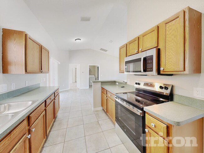 Foto del edificio - 1488 Nabatoff St