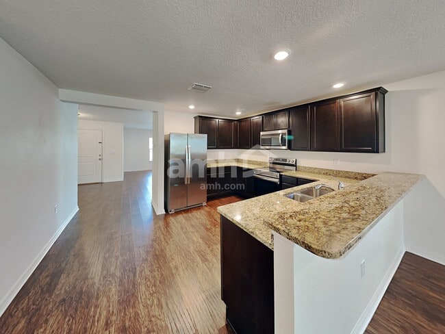 Building Photo - 823 Chatham Walk Dr