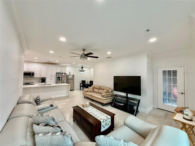 Building Photo - 16303 Enclave Village Dr