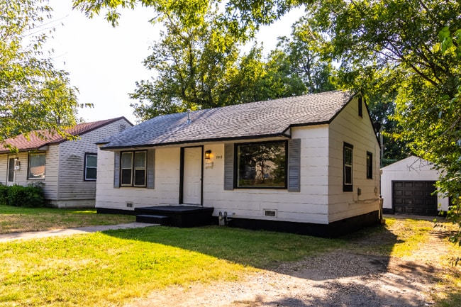 Building Photo - 708 N Oswego Ave