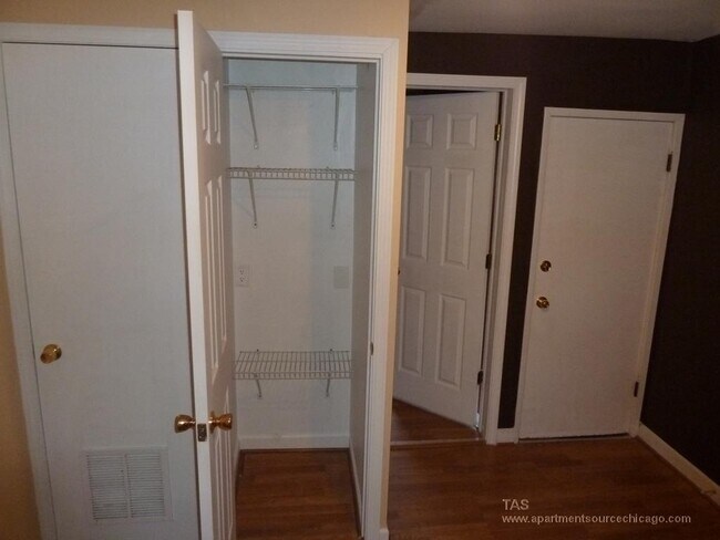 Building Photo - 1653 W Superior St