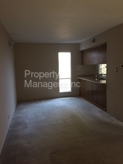 Building Photo - 5491 Roundtree Dr