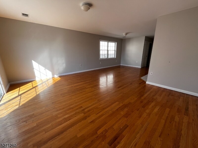 29 Chester Ave, Newark, NJ 07104 Townhome Rentals in Newark NJ