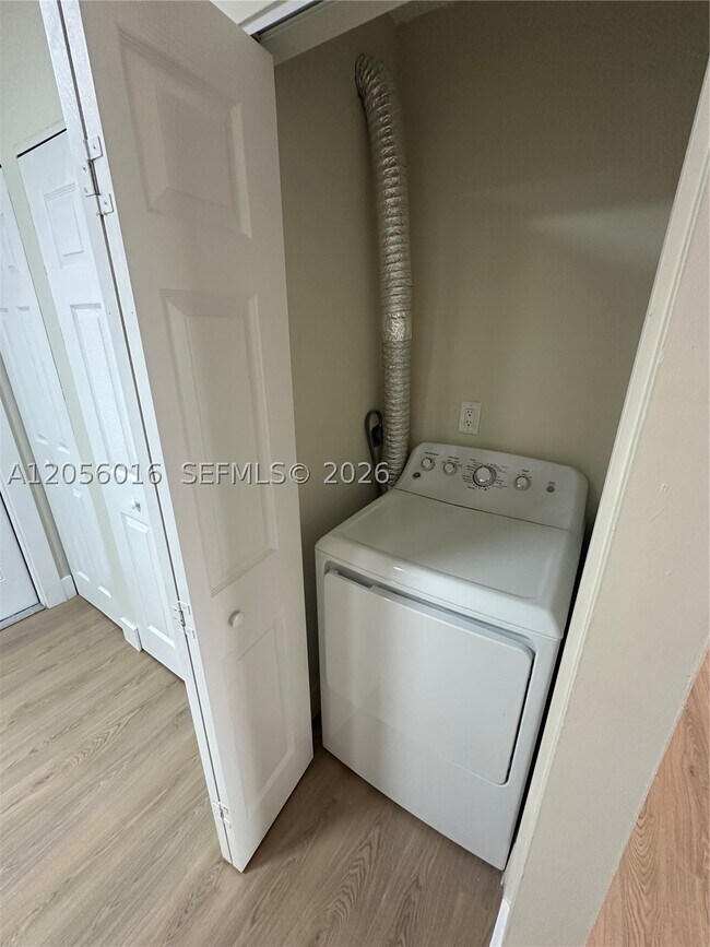 Foto del edificio - 10090 NW 80th Ct