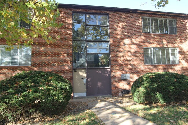 Building Photo - 7551 Delmar Blvd