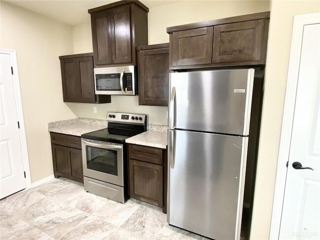 Foto del edificio - 5709 Nightingale Ave