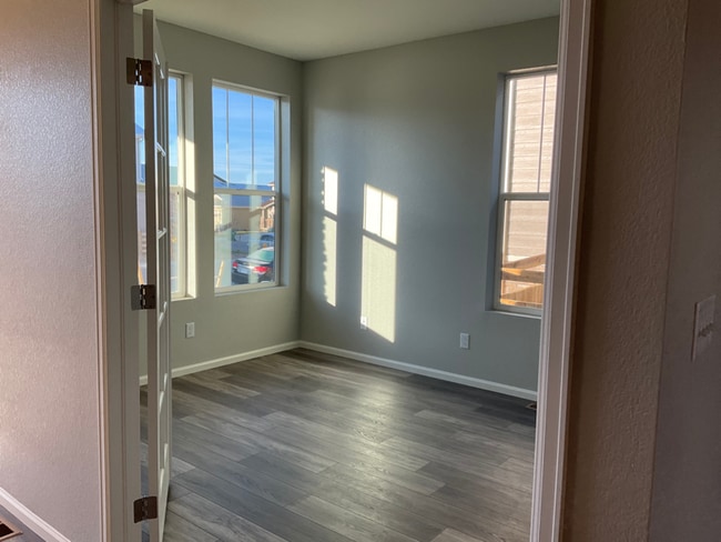 Building Photo - 21250 E Radcliff Pl
