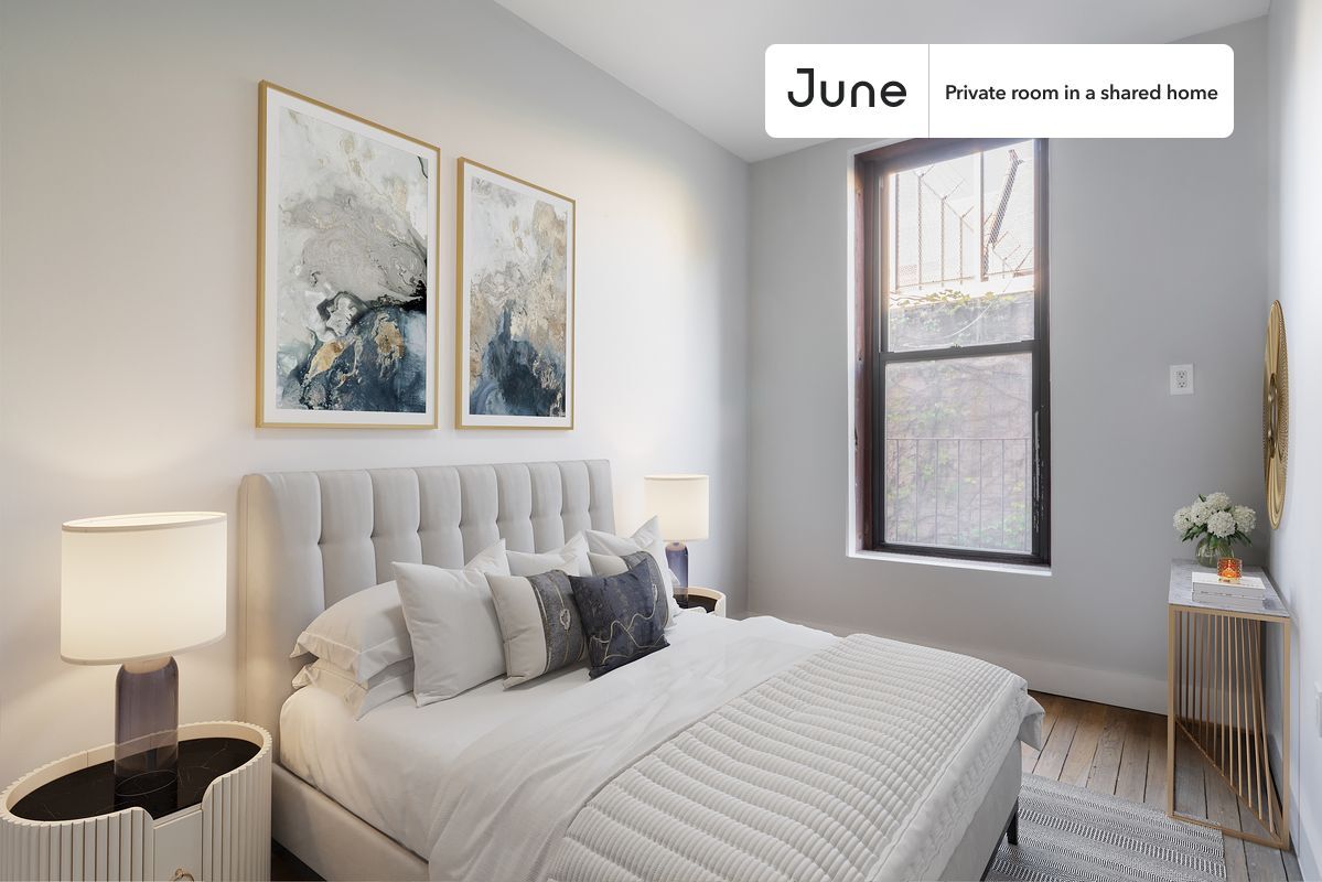 Foto principal - Private bedroom in 4 bed/2 bath Home