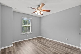 Building Photo - 207 Sea Breeze Dr