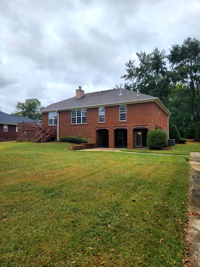 Foto del edificio - 350 Swindall Cir
