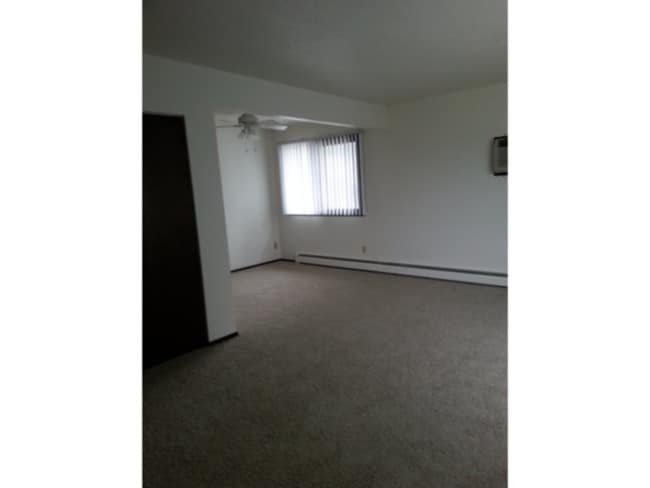 Building Photo - Heat Paid 2 Bedroom with Garage