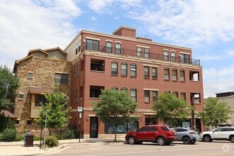 Building Photo - 220 Willow St