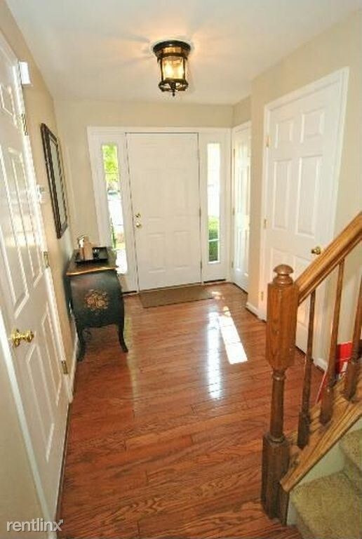 Building Photo - 3 br, 2.5 bath Condo - 302 Amy Ct