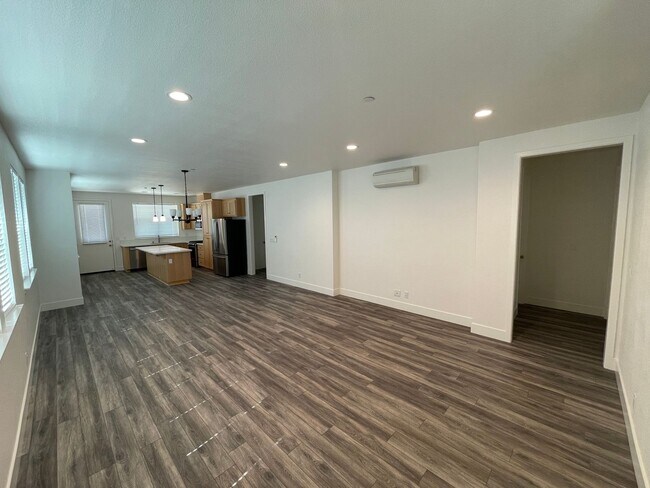 Foto del edificio - Chico Home for rent, 3 bed 2 bath, garage,...