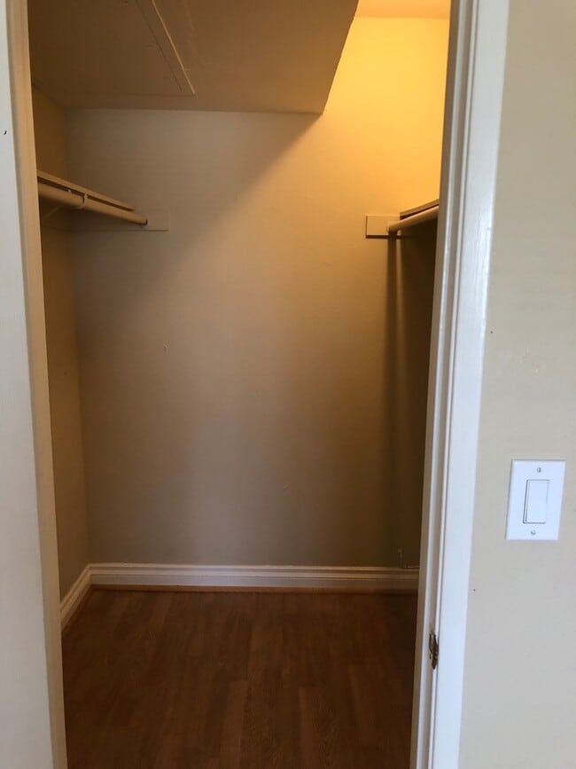Foto del edificio - Near Parkway Plaza - 2 Bedrooms/2 Baths wi...