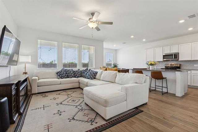 Building Photo - 705 Alden Dr