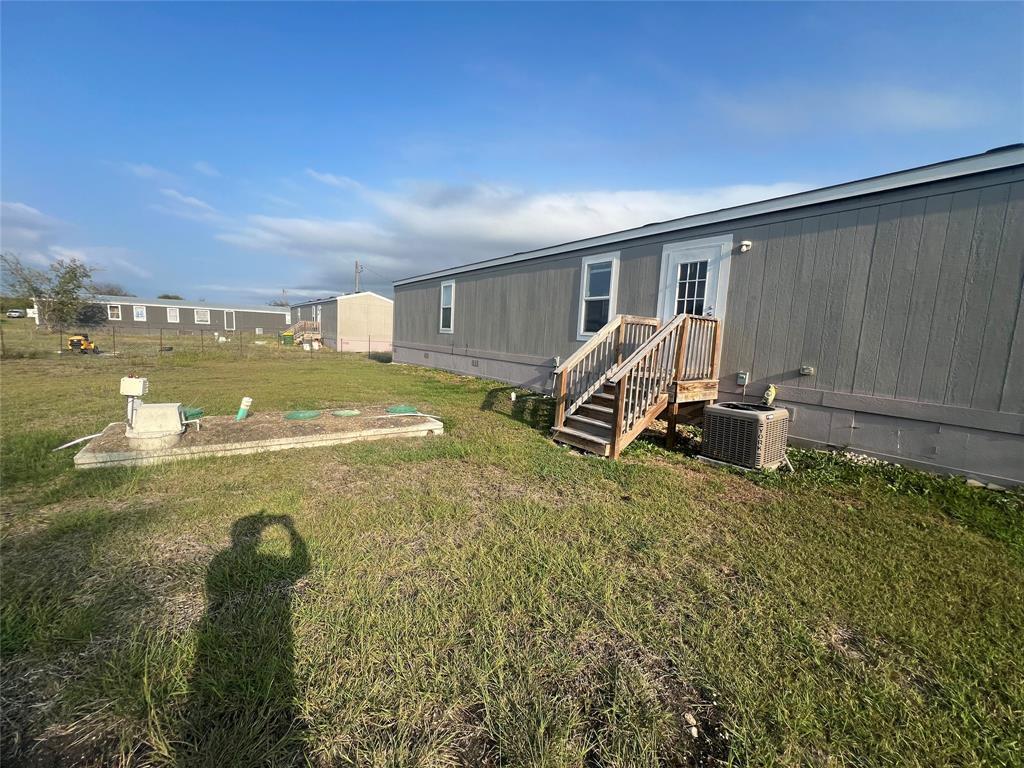 Building Photo - 215 Greenfield Rd