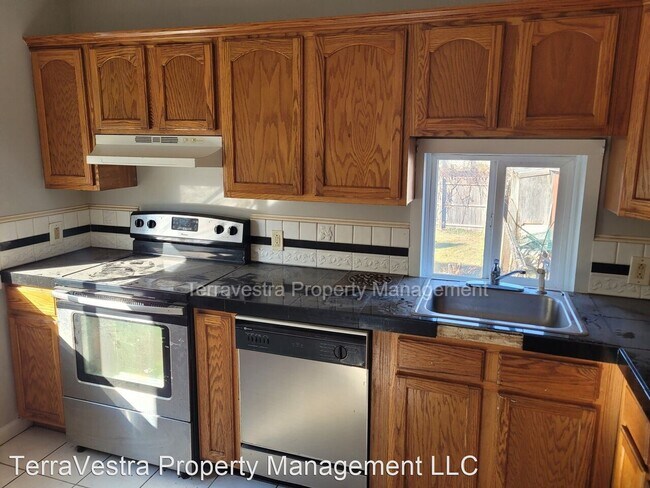 Building Photo - 4 br, 1 bath House - 98 Penn Street