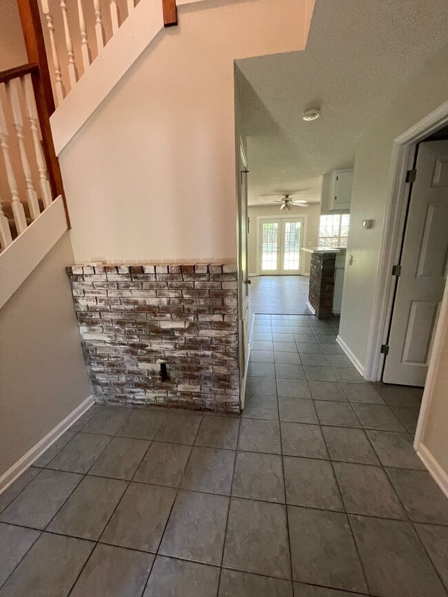 Building Photo - 112 Candle Brook Dr