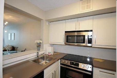  - 92 King St E
