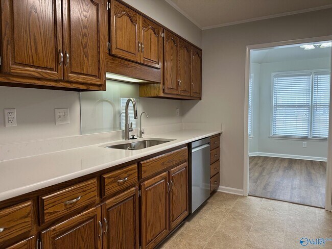 Foto del edificio - 101 Springfield Ln