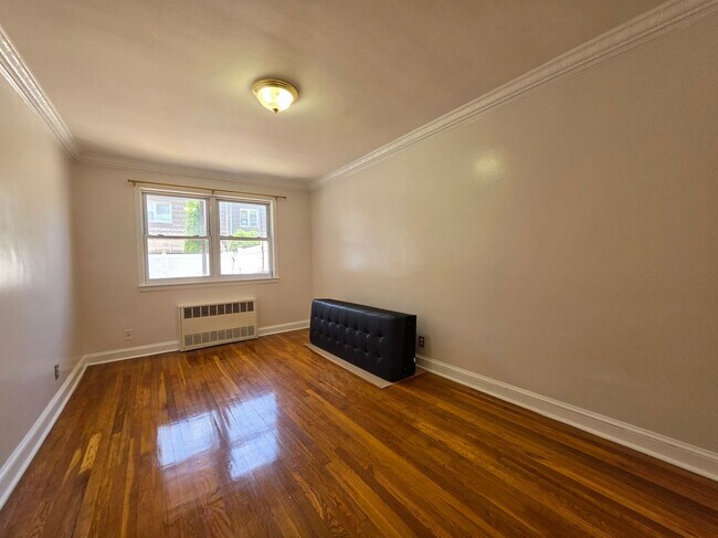 Foto del edificio - 2052 E 60th St