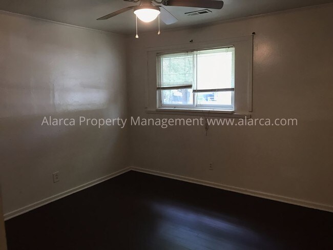 Building Photo - 1744 Academy St