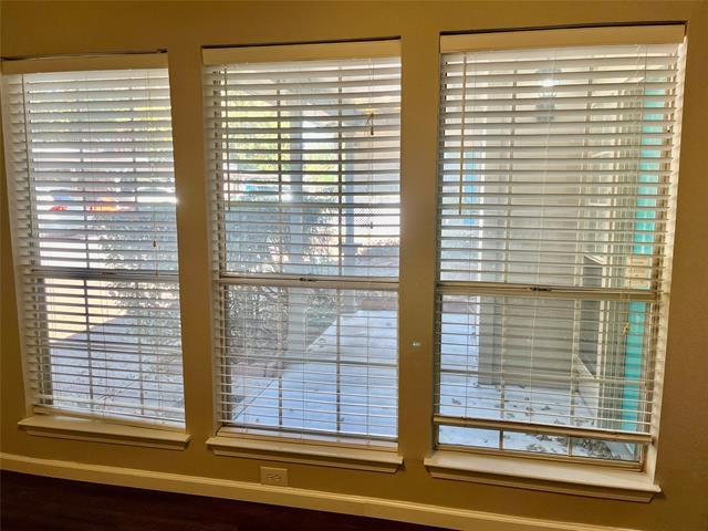 Building Photo - 1459 Meadowood Village Dr