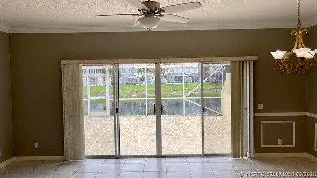 Foto del edificio - 2039 Tarpon Lake Way
