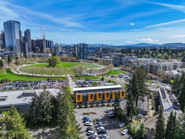 Building Photo - Park Central Townhomes - 4 Stories, 3 bedr...
