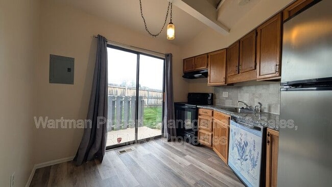 Building Photo - 4560 Excalibur Ct