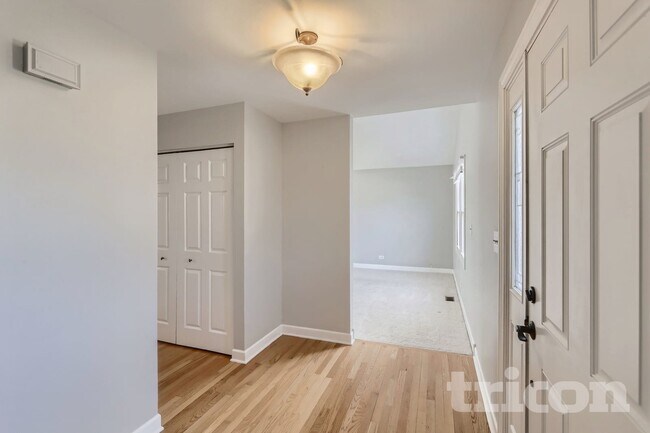 Foto del edificio - 2453 Crescent Ln S