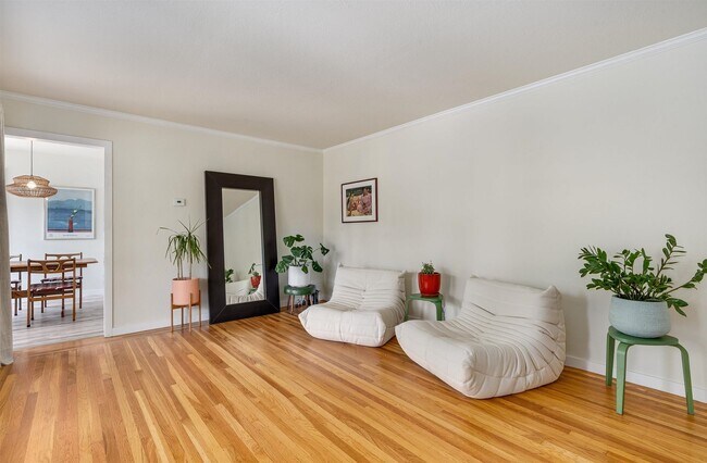 Foto del edificio - Alta Heights Beautifully Renovated Cottage