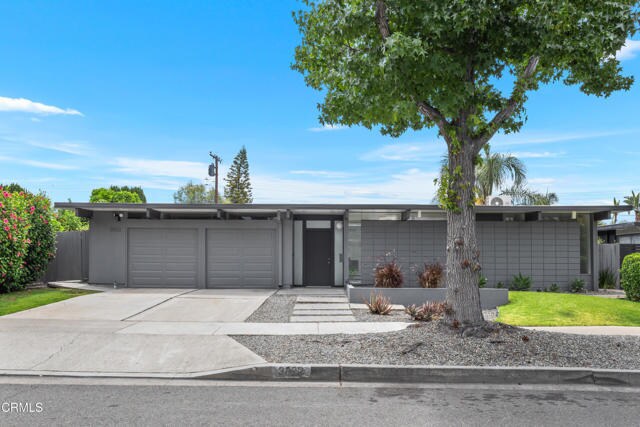 Primary Photo - 3832 E Casselle Ave