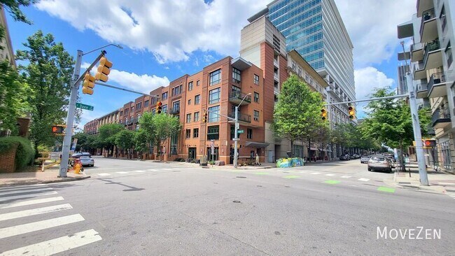 Foto del edificio - 444 S Blount St